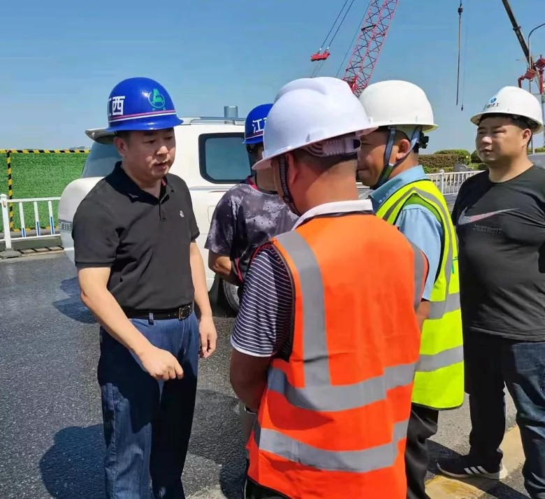 罗辉到沿江中北大道快速路刷新工程、、真君路隧道工程项目检查事情