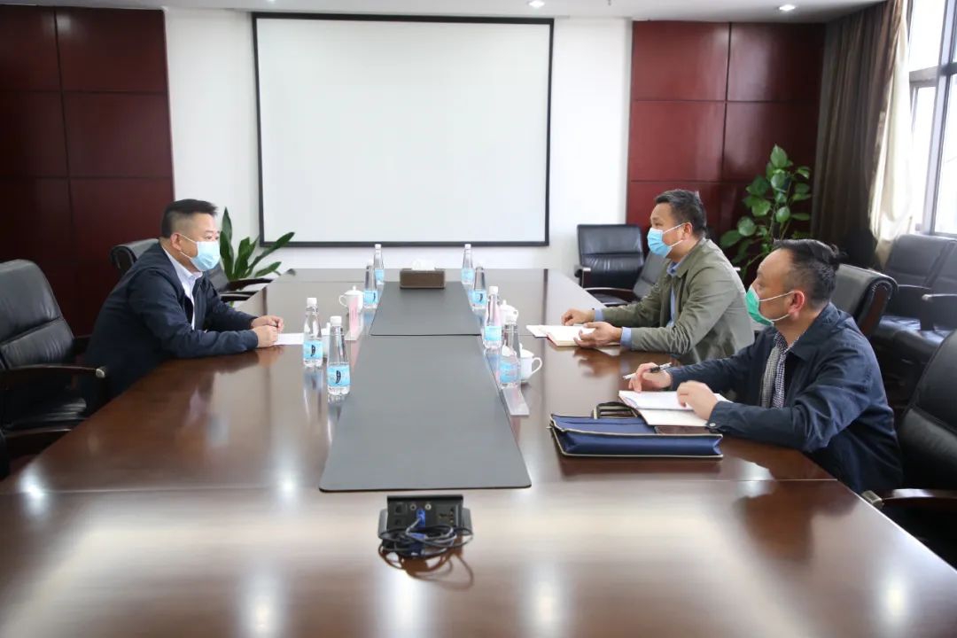 市国资委党委委员、、、副主任易坚督导南昌城投集团防疫事情